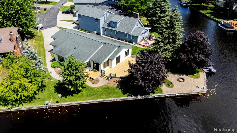 119 Pocahontas Trail Denton Township, MI 48651