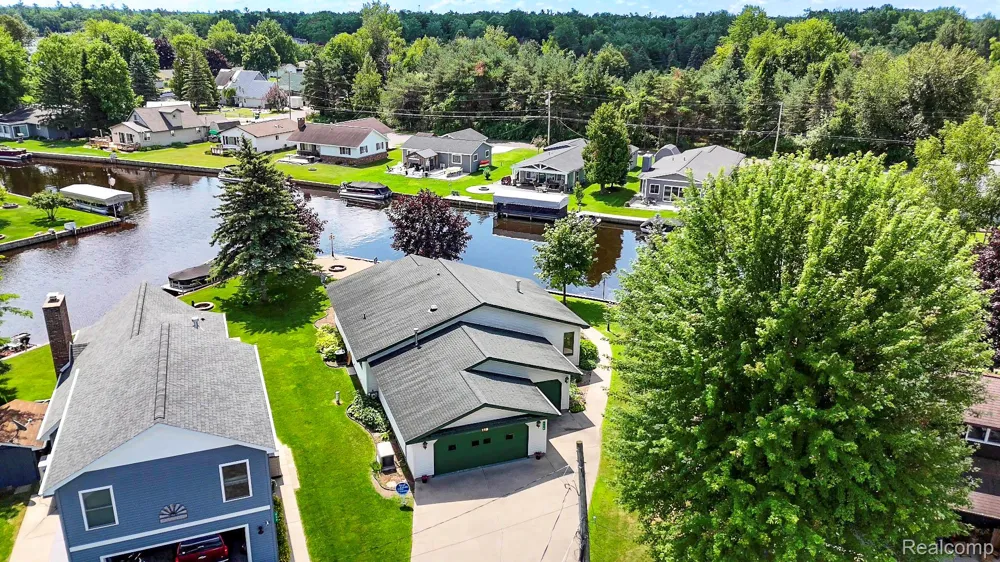 119 Pocahontas Trail Denton Township, MI 48651