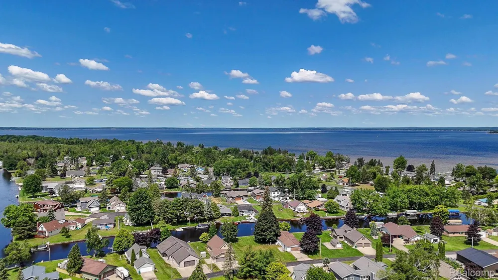 119 Pocahontas Trail Denton Township, MI 48651