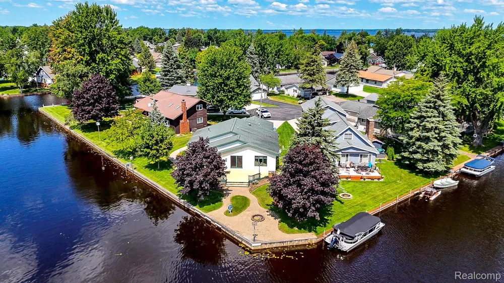 119 Pocahontas Trail Denton Township, MI 48651