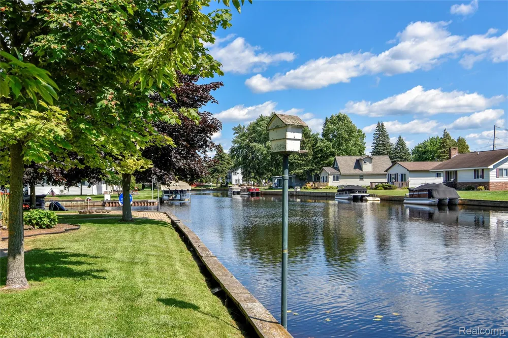 119 Pocahontas Trail Denton Township, MI 48651