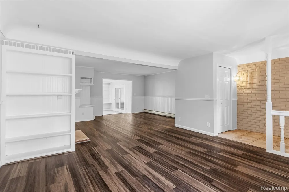 7313 River Road Flushing Charter Township, MI 48433