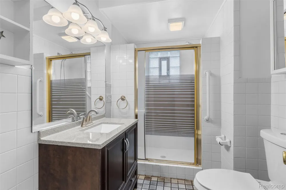 7313 River Road Flushing Charter Township, MI 48433