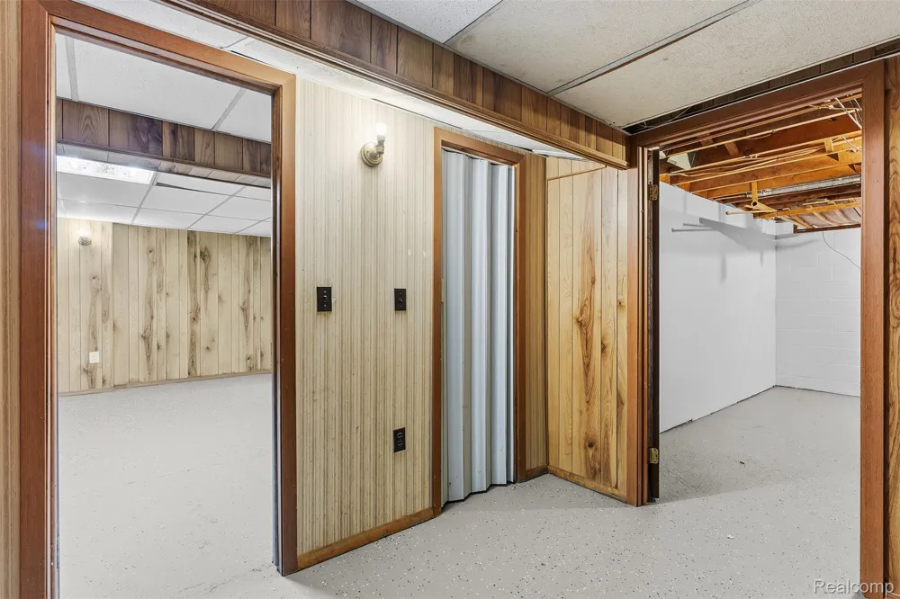 7313 River Road Flushing Charter Township, MI 48433