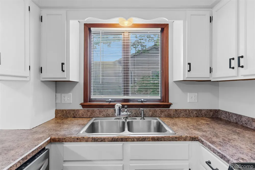 7313 River Road Flushing Charter Township, MI 48433
