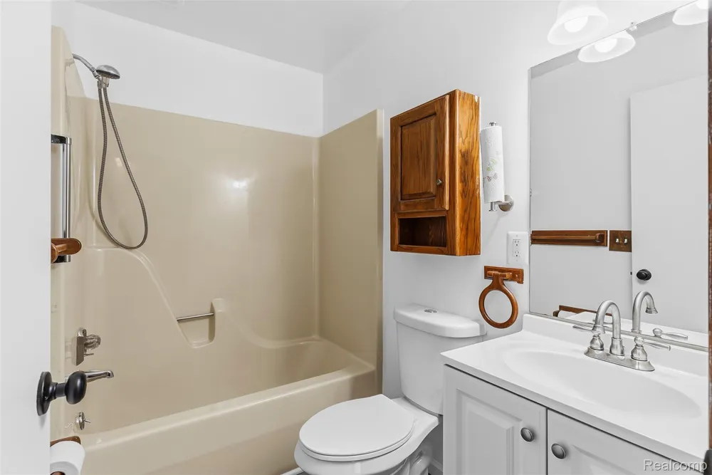 7313 River Road Flushing Charter Township, MI 48433