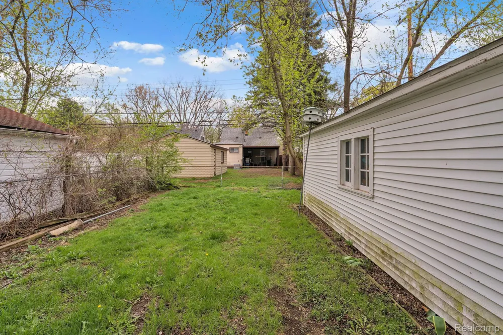 15482 Winston Redford Charter Township, MI 48239