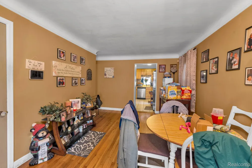 15482 Winston Redford Charter Township, MI 48239