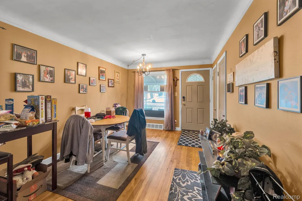 15482 Winston Redford Charter Township, MI 48239
