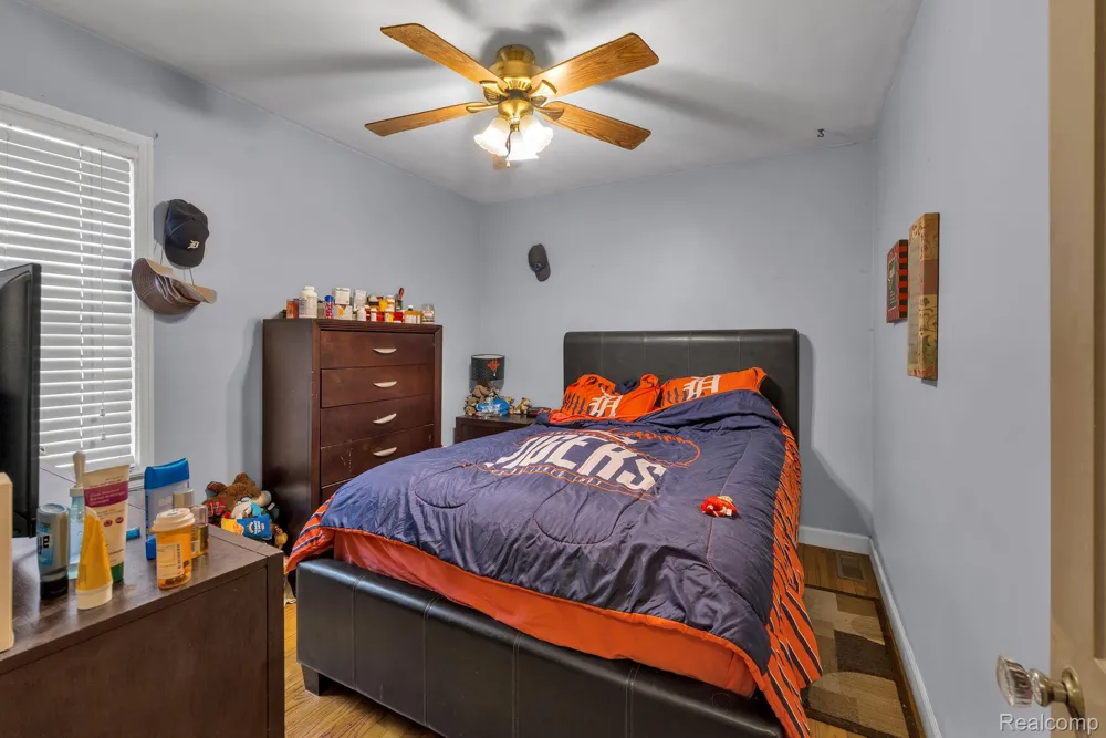 15482 Winston Redford Charter Township, MI 48239
