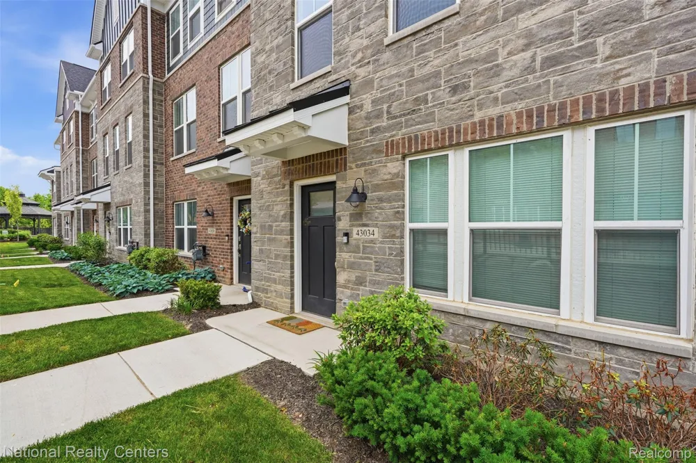 43034 Atwood Avenue Novi City, MI 48375