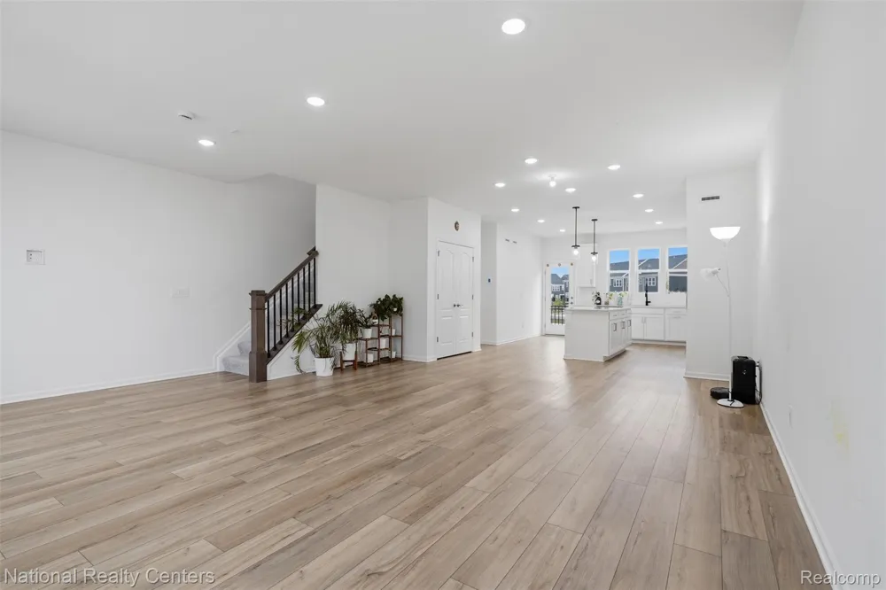 43034 Atwood Avenue Novi City, MI 48375