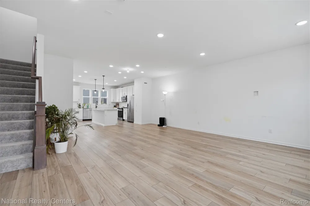 43034 Atwood Avenue Novi City, MI 48375
