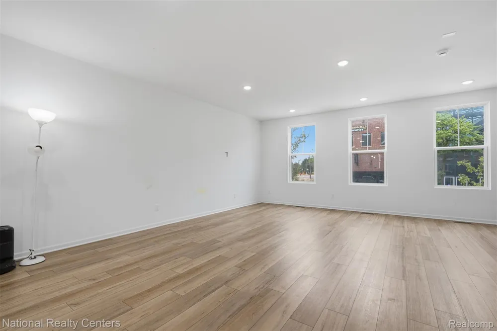 43034 Atwood Avenue Novi City, MI 48375