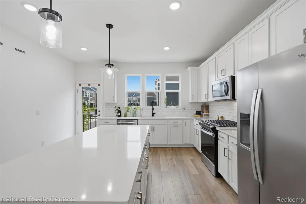 43034 Atwood Avenue Novi City, MI 48375