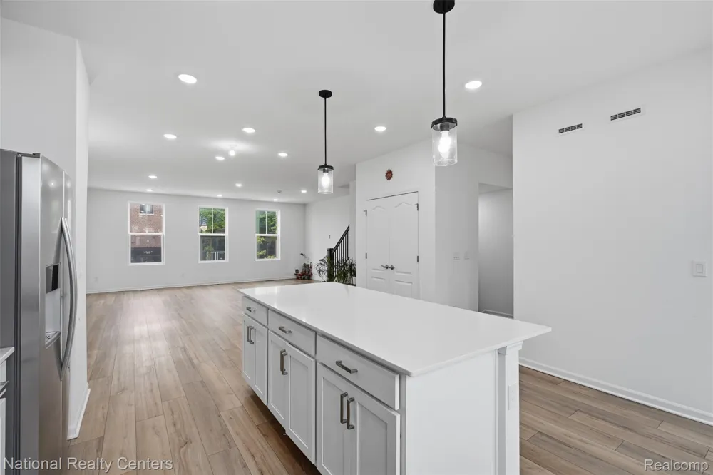 43034 Atwood Avenue Novi City, MI 48375