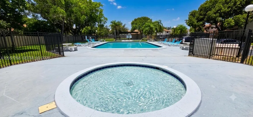 9821 NW 37th St #7F Sunrise, FL 33351