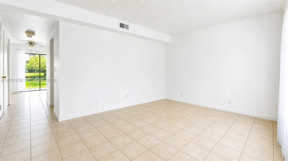 9821 NW 37th St #7F Sunrise, FL 33351