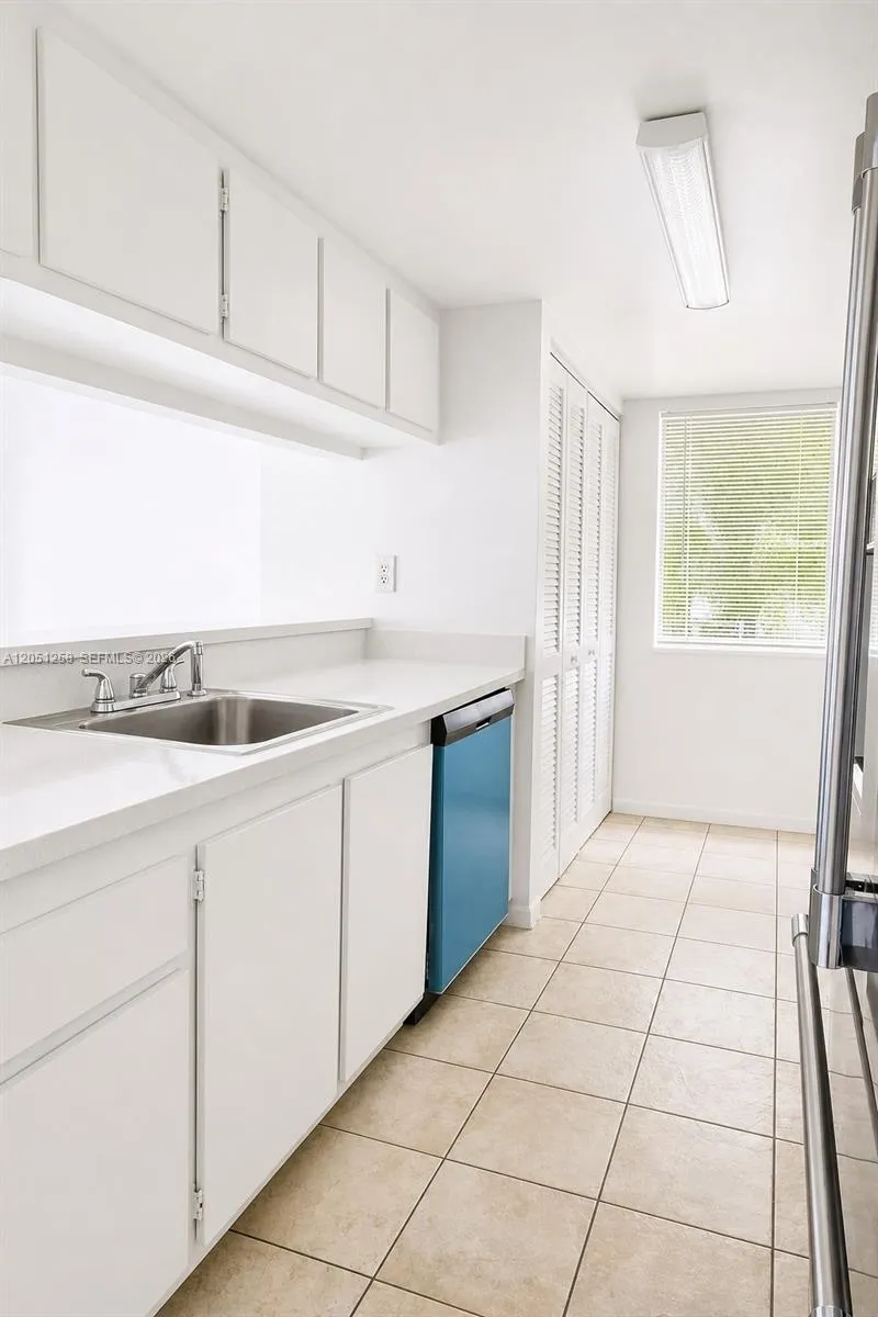 9821 NW 37th St #7F Sunrise, FL 33351