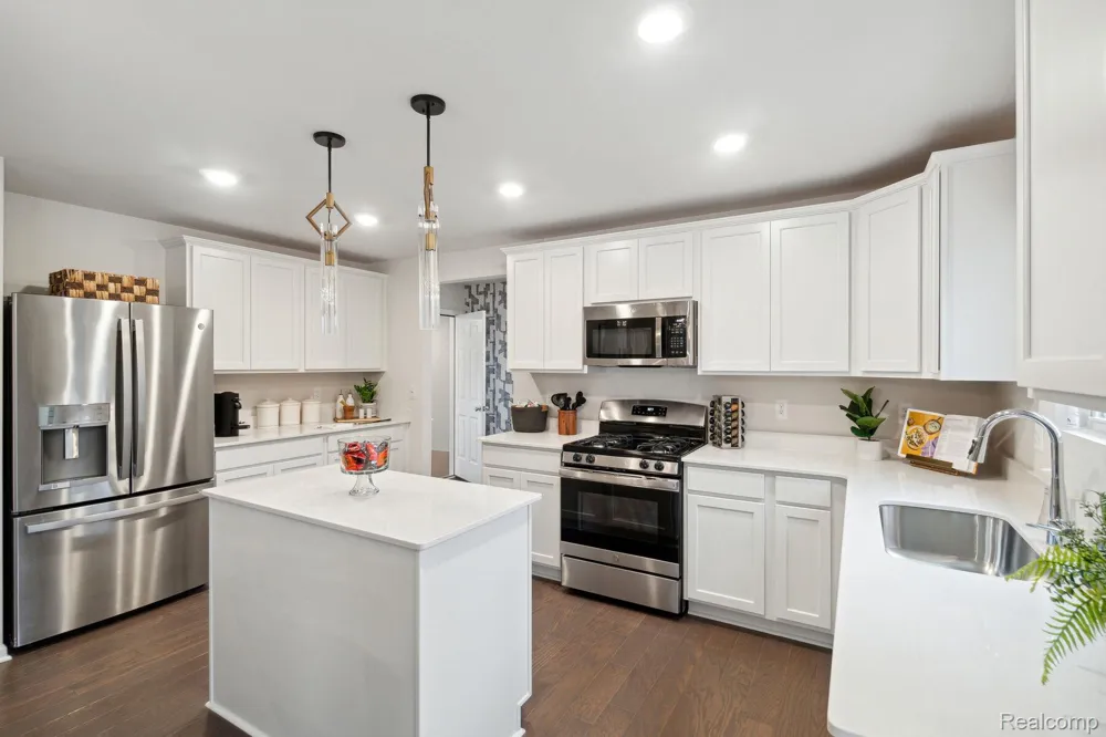 34430 Sandpiper Court Chesterfield Township, MI 48047