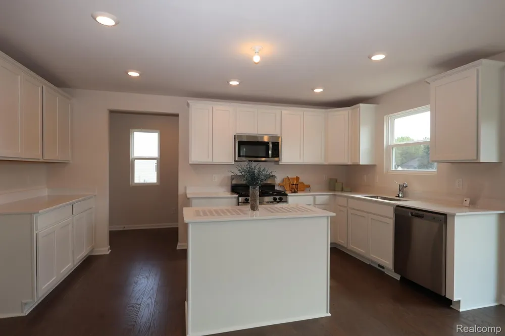 34430 Sandpiper Court Chesterfield Township, MI 48047