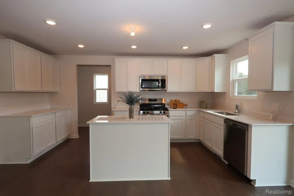 34430 Sandpiper Court Chesterfield Township, MI 48047