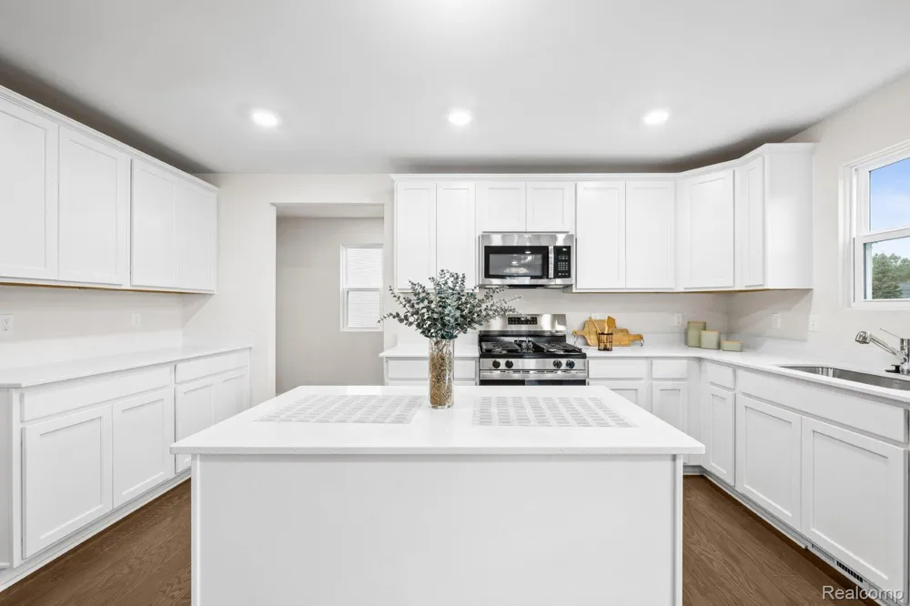 34430 Sandpiper Court Chesterfield Township, MI 48047