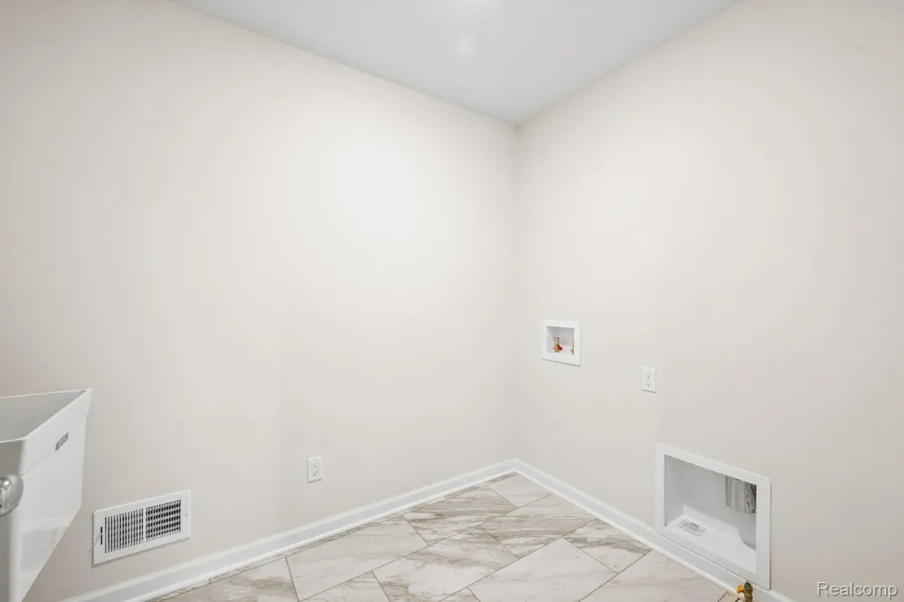 34430 Sandpiper Court Chesterfield Township, MI 48047