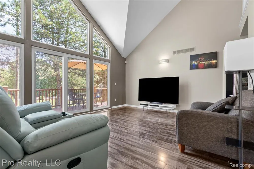 45317 Stonehedge Drive Plymouth Charter Township, MI 48170