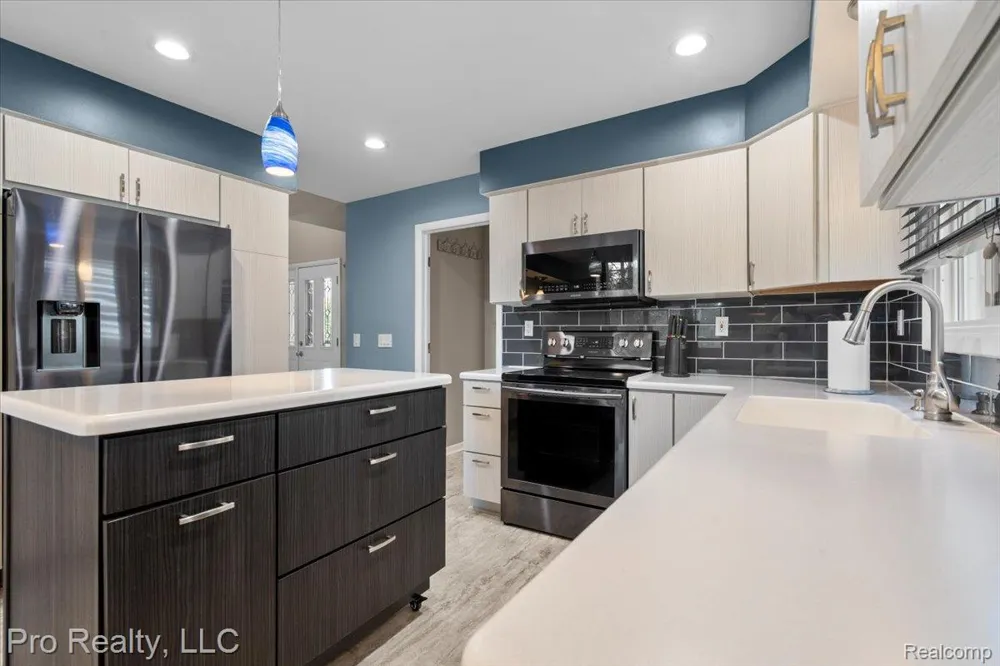 45317 Stonehedge Drive Plymouth Charter Township, MI 48170