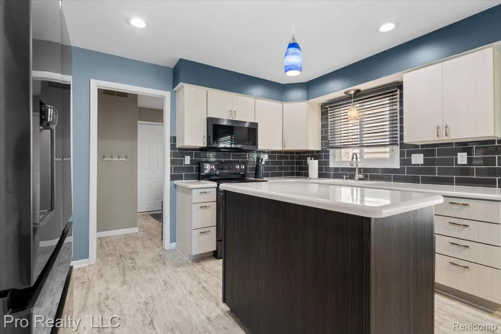 45317 Stonehedge Drive Plymouth Charter Township, MI 48170
