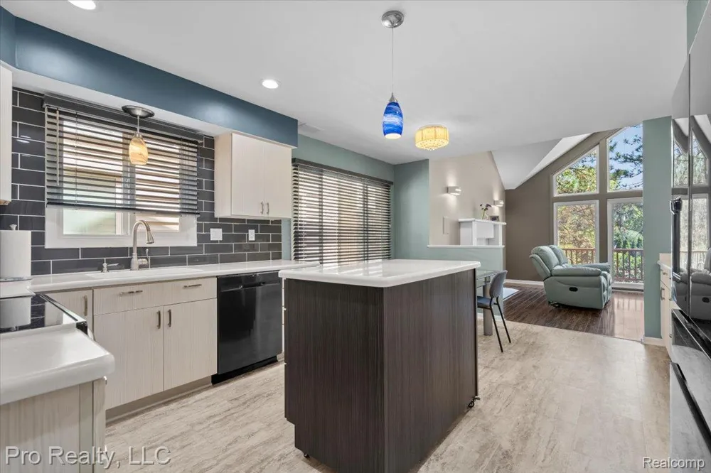 45317 Stonehedge Drive Plymouth Charter Township, MI 48170