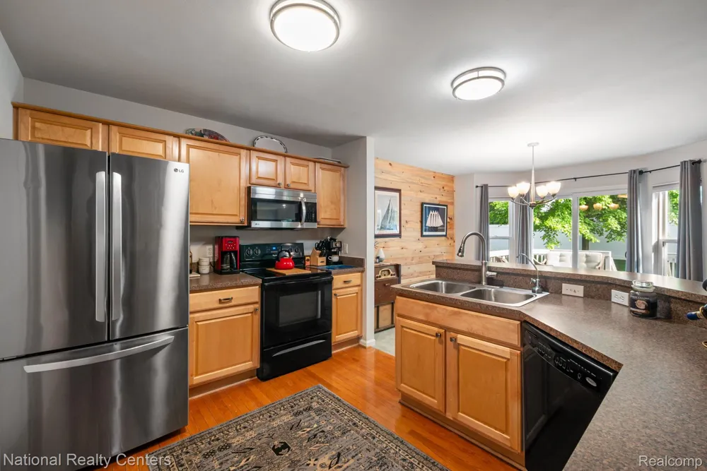 8019 Springdale Drive White Lake Charter Township, MI 48386