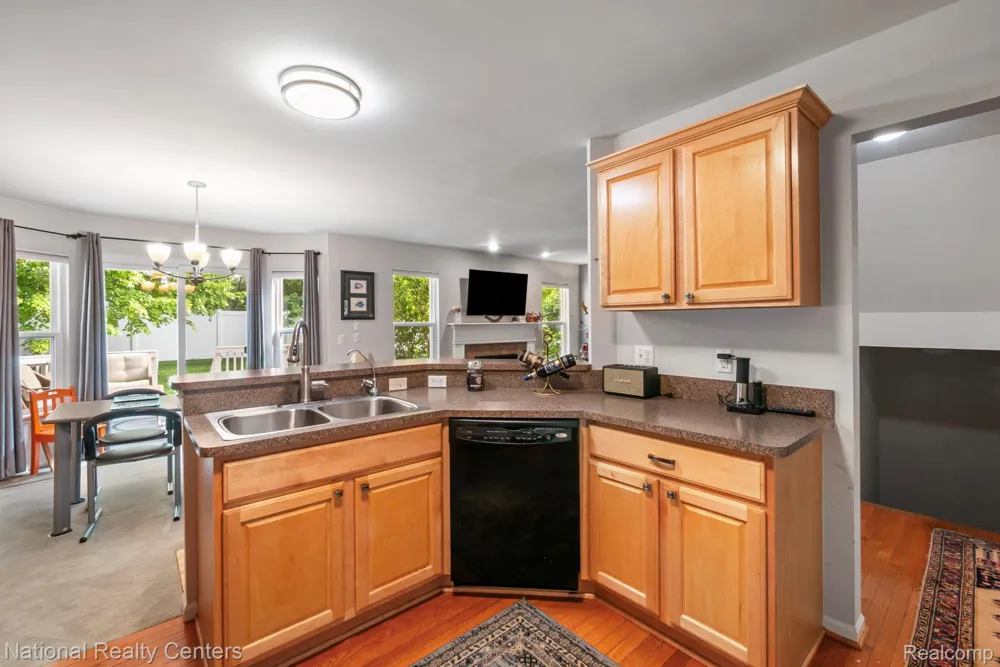 8019 Springdale Drive White Lake Charter Township, MI 48386