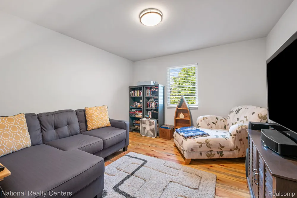 8019 Springdale Drive White Lake Charter Township, MI 48386