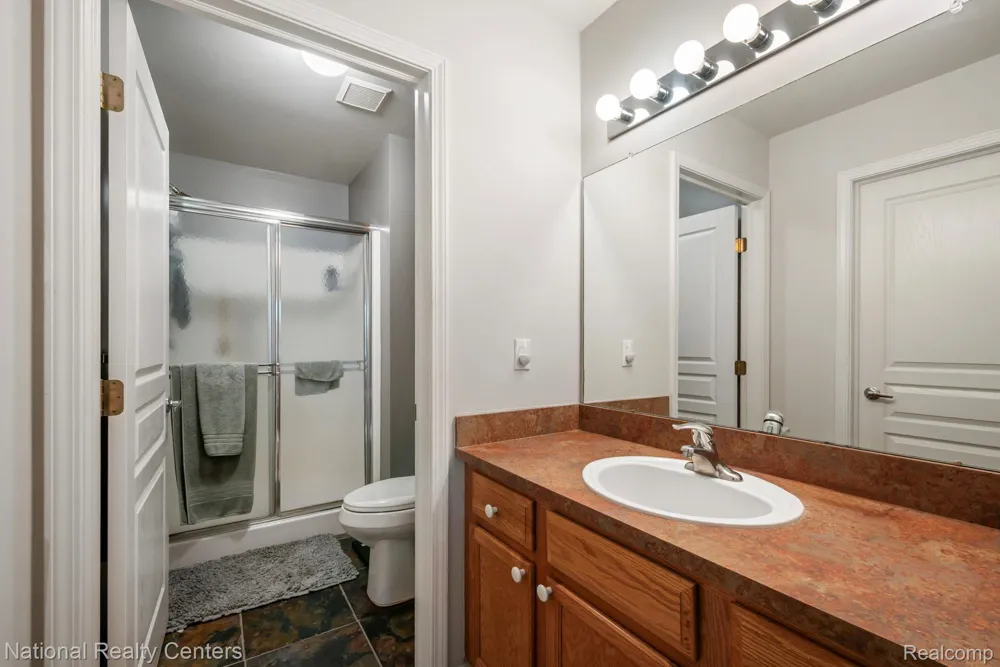 8019 Springdale Drive White Lake Charter Township, MI 48386