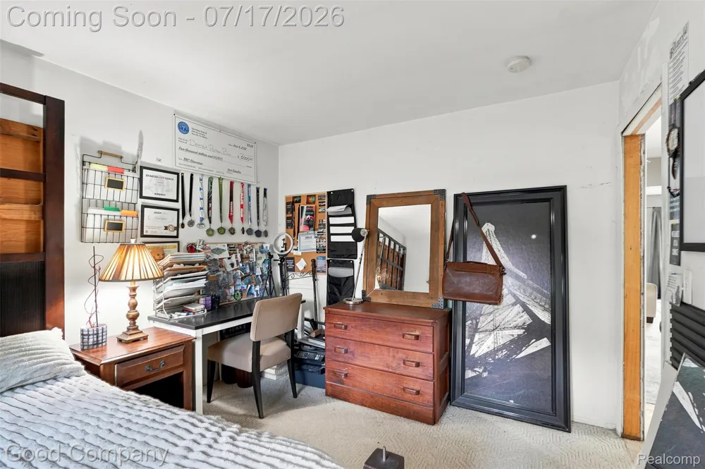321 Manatee Avenue Hazel Park City, MI 48030