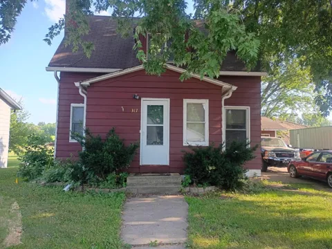 317 Main Street E