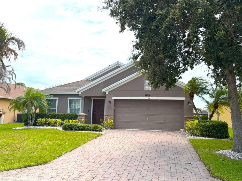 1269 SW Lexington Manor SW Vero Beach, FL 32962