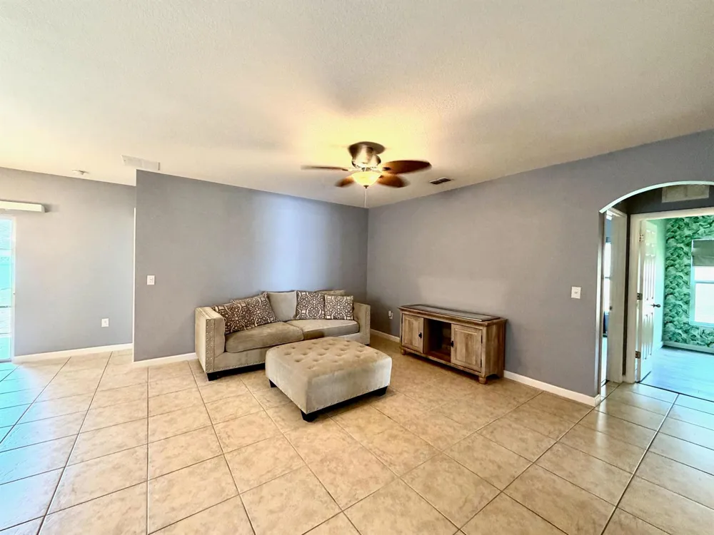 1269 SW Lexington Manor SW Vero Beach, FL 32962