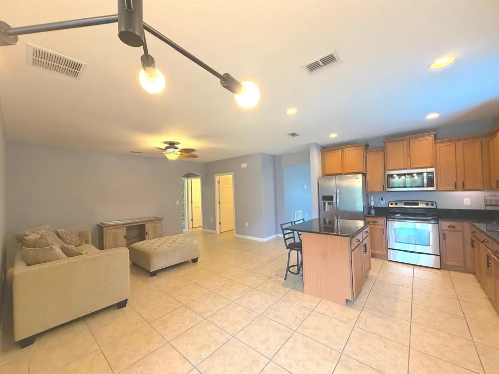 1269 SW Lexington Manor SW Vero Beach, FL 32962
