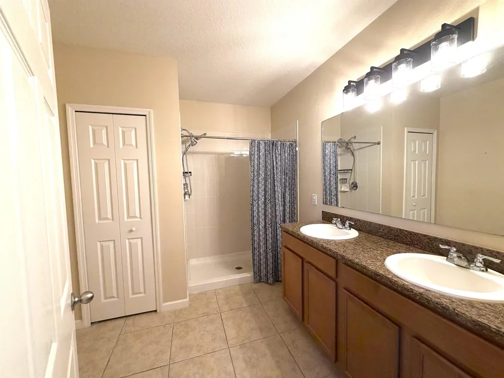 1269 SW Lexington Manor SW Vero Beach, FL 32962