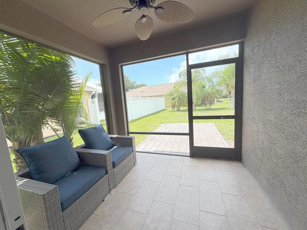 1269 SW Lexington Manor SW Vero Beach, FL 32962