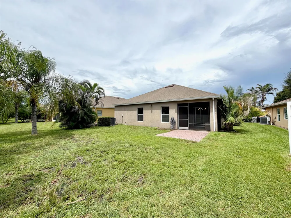 1269 SW Lexington Manor SW Vero Beach, FL 32962