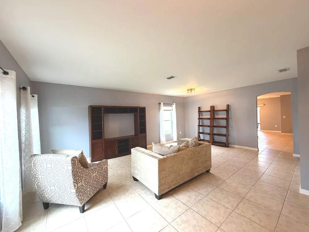 1269 SW Lexington Manor SW Vero Beach, FL 32962