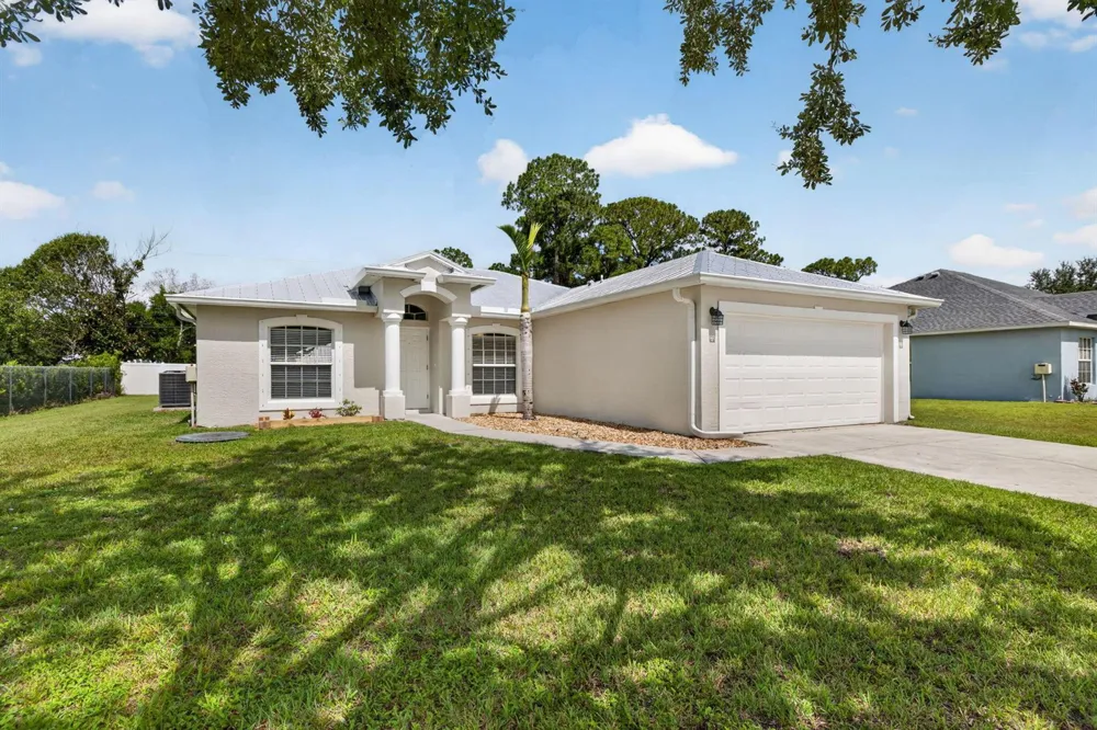 1666 SW Davis Street Port St. Lucie, FL 34953
