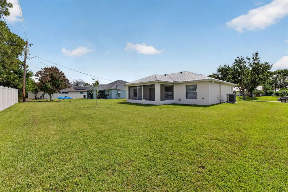 1666 SW Davis Street Port St. Lucie, FL 34953