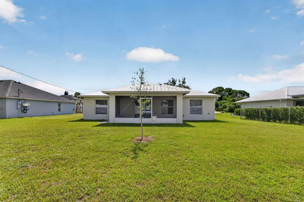 1666 SW Davis Street Port St. Lucie, FL 34953
