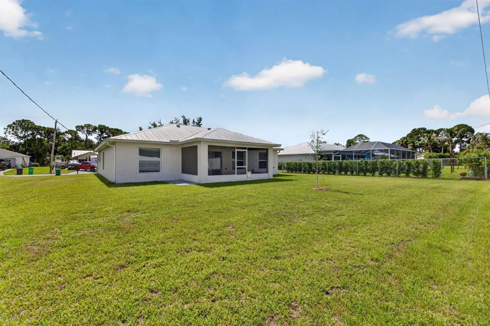 1666 SW Davis Street Port St. Lucie, FL 34953