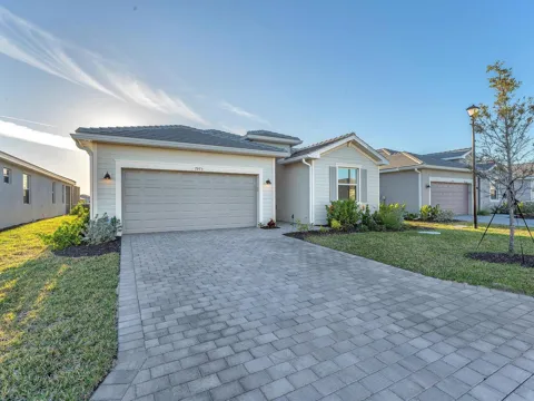 7973 Lakes Edge Lane